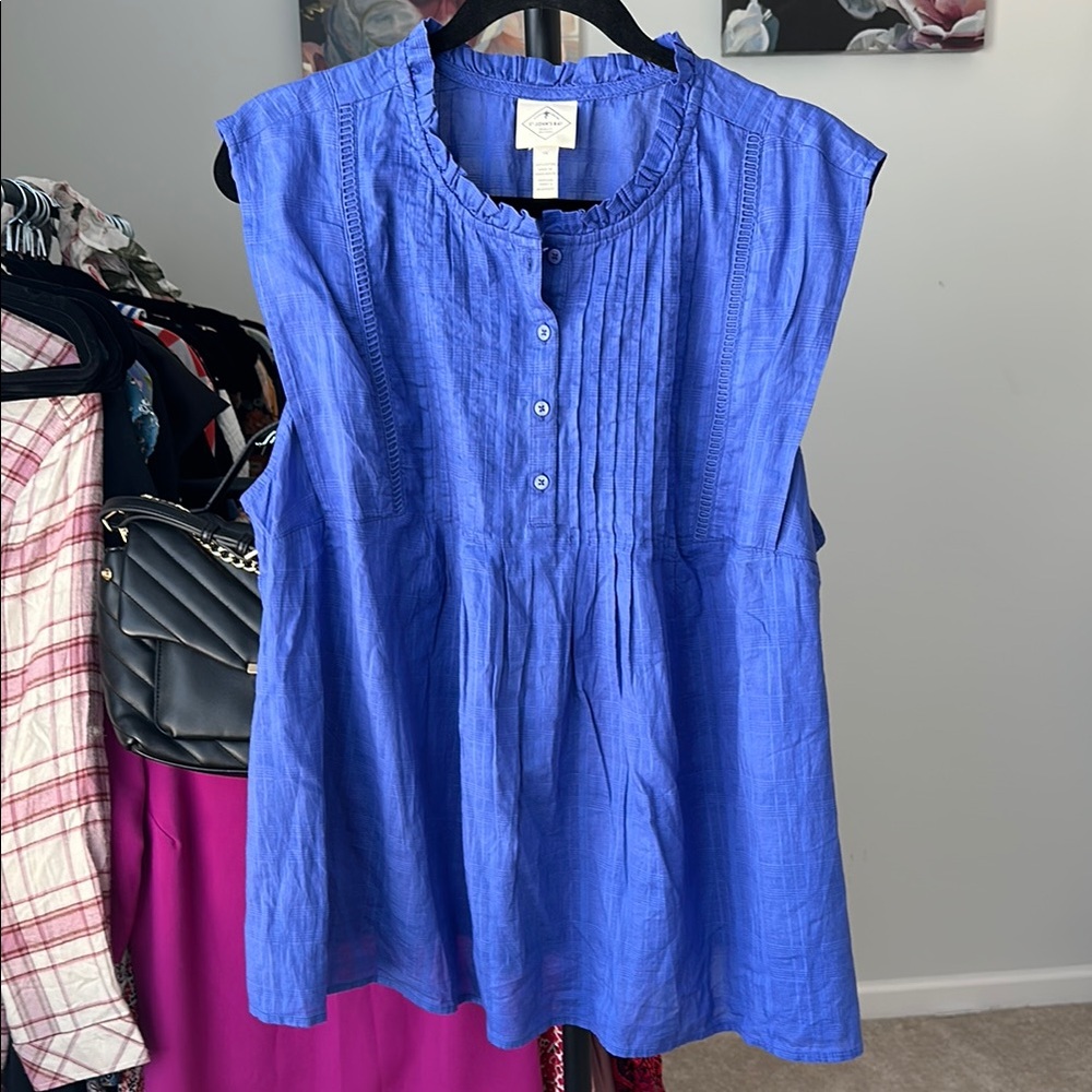 St. John Relaxed Sleeveless Blouse with Mandarin Collar